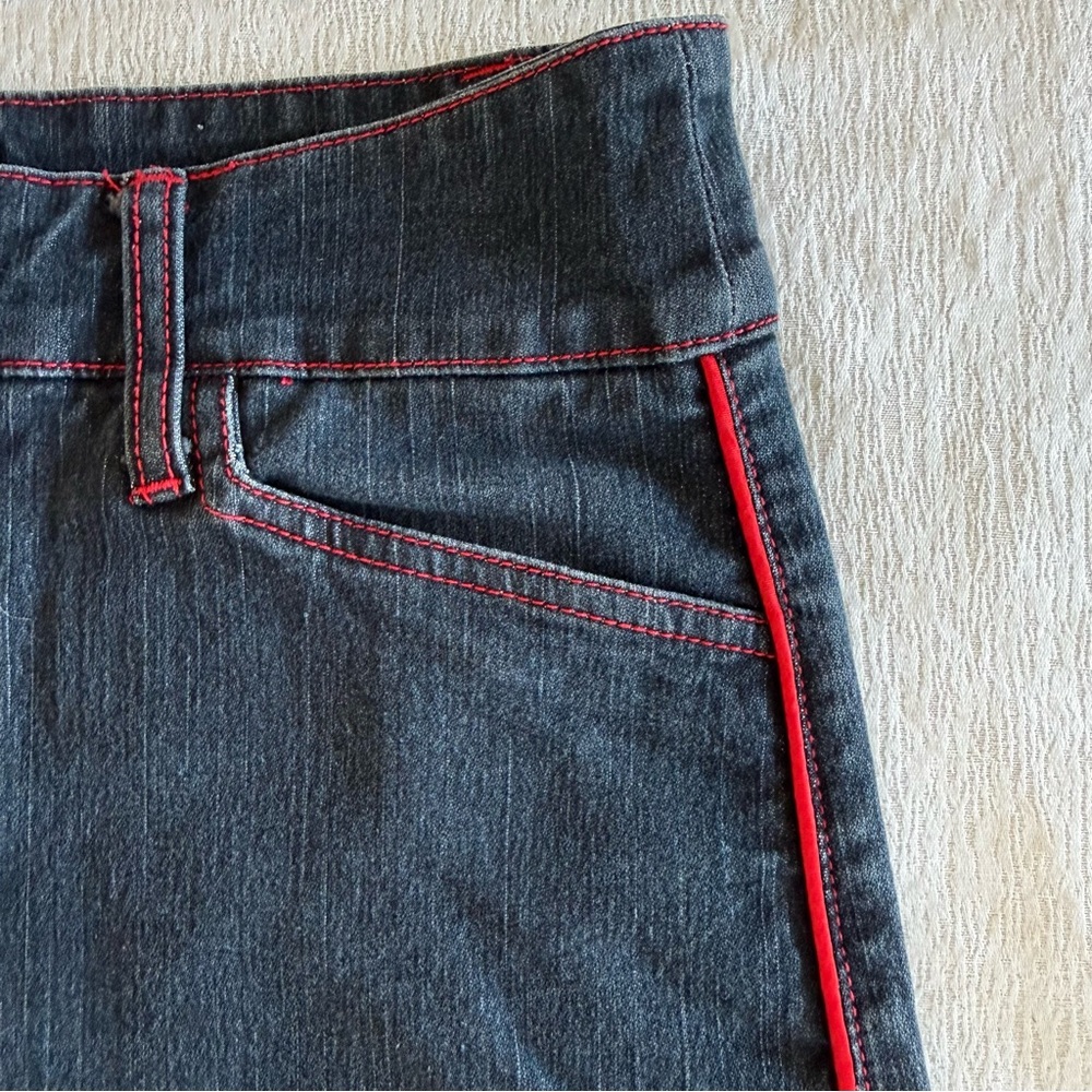 Womens Size 7/8 Dark Wash Denim Mini Skirt Red Stitch Low Rise - Picture 3 of 13